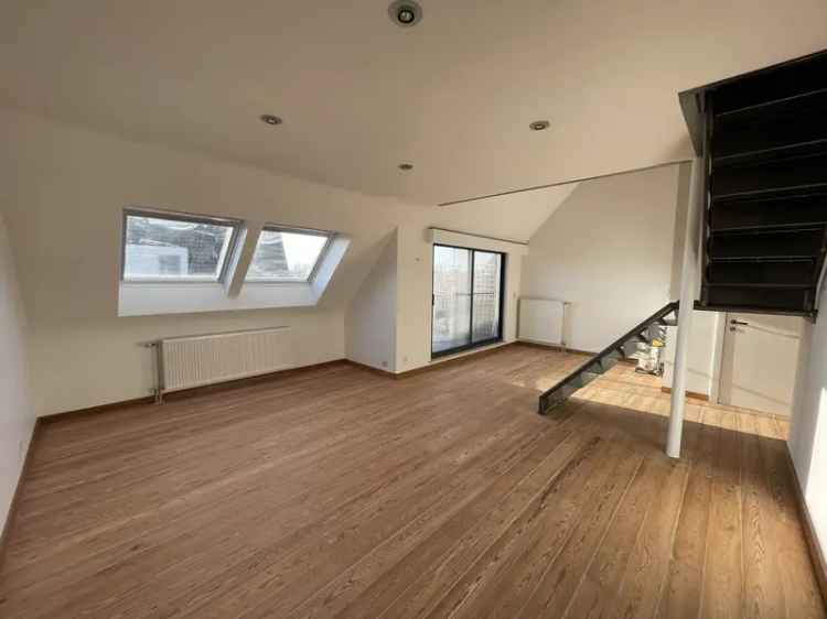 Te huur gerenoveerd appartement Erembodegem met 2 slaapkamers en garage