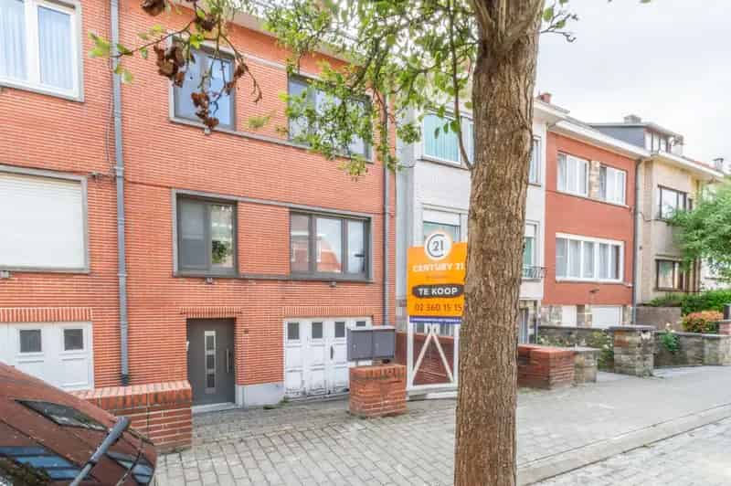 Appartementen te Koop Sint-Pieters-Leeuw - Opbrengsteigendom