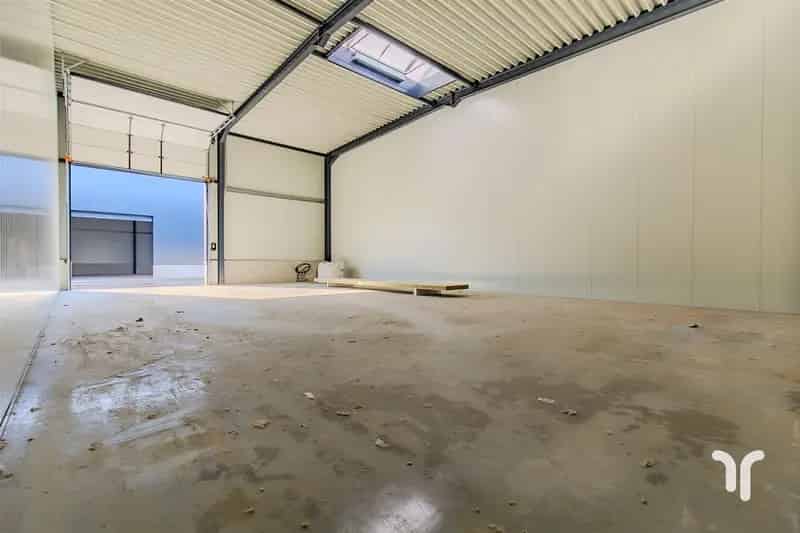 KMO Units Zedelgem Onmiddellijk Beschikbaar