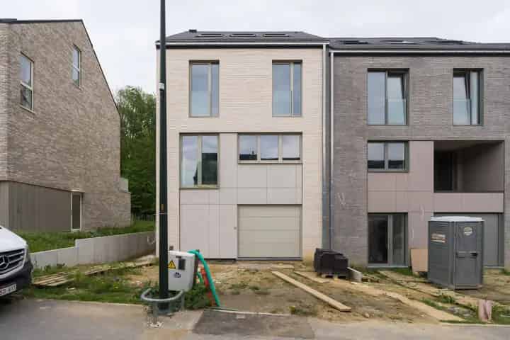 Neder-Wood 17: 271m² gezinswoning, 4 slaapkamers, 3 terrassen