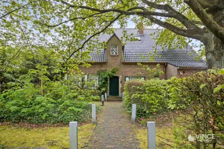 Huis te koop: Stijlvolle villa met karakter en veel potentieel