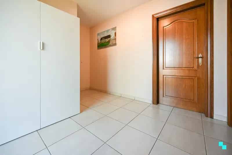 Vrijstaande woning met inpandige garage te Izegem