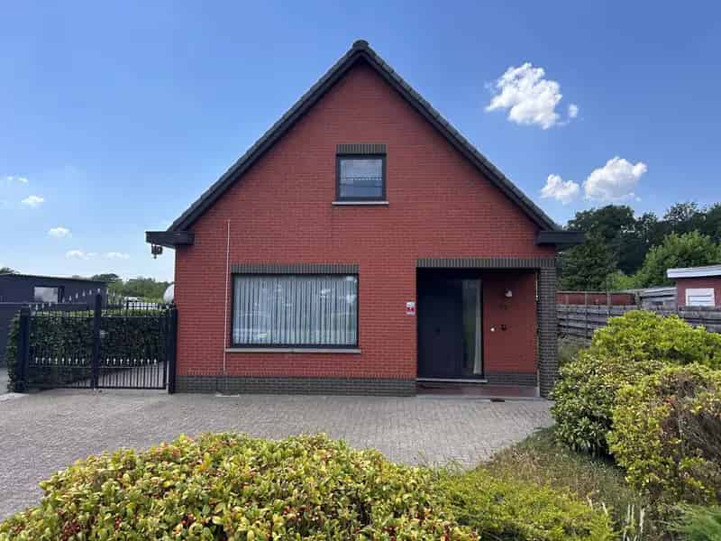 Huis te koop: 3 slaapkamers, garage en tuin