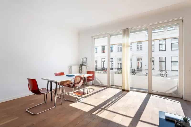 Lichtrijk 2 Slaapkamer Appartement Top Locatie