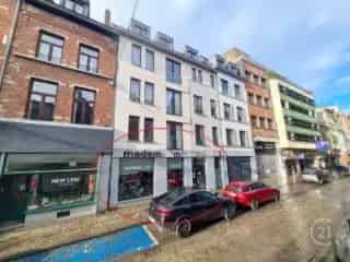 Handelspand te koop Brussel - 150m² winkelruimte met tuin