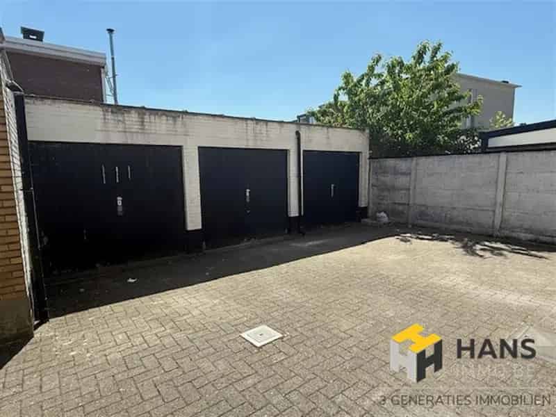 Garagebox te Koop Merksem 16m² Lage KI Uitstekende Mobiliteit