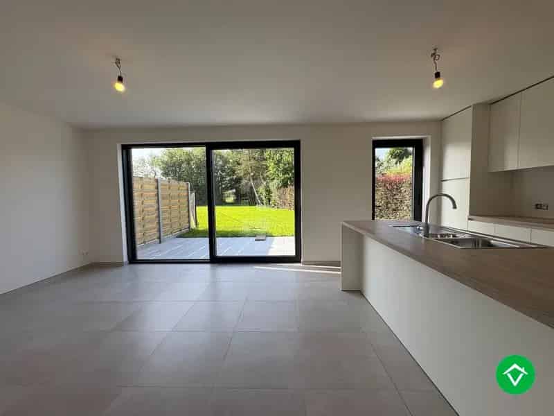 Te Huur: Energiezuinige Nieuwbouwwoning 195m2 met Tuin