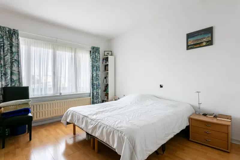 Te renoveren 2 slaapkamer appartement Antwerpen 107m2