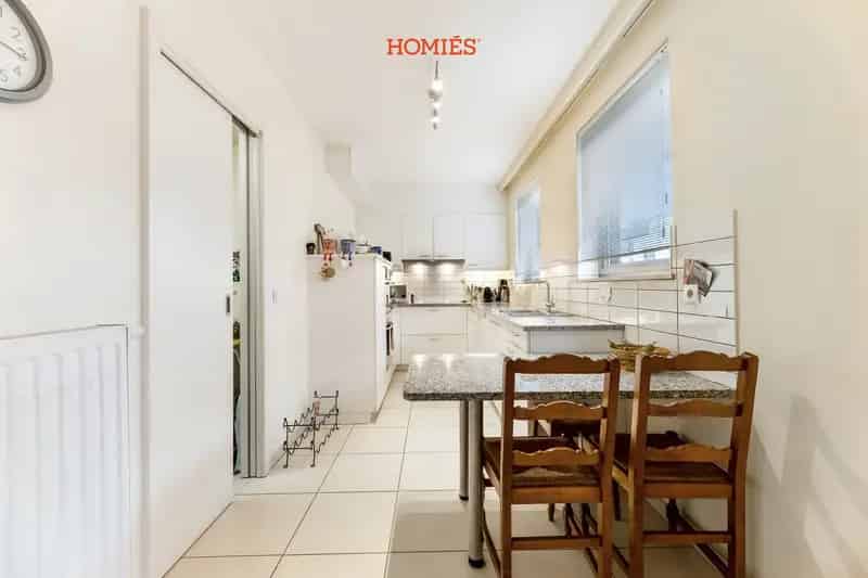 Appartement te huur Leuven - 3 slaapkamers, ruim terras, autostaanplaats