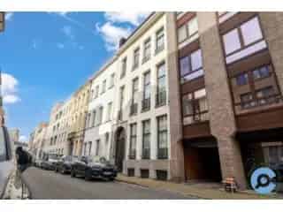 Herenhuis te koop Antwerpen 709m² - 7 slaapkamers - Zwembad