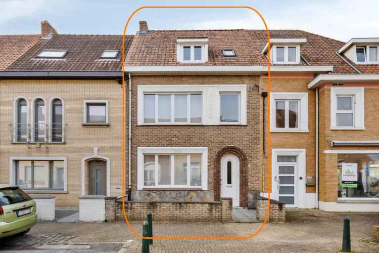 Te koop rijwoning in De Panne met 5 slaapkamers en tuin