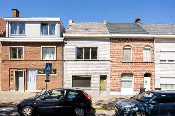 Te renoveren woning met tuin in Aalst
