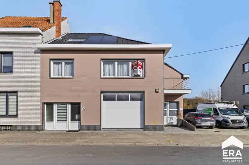 Huis te koop: Ruime 3 slaapkamer woning met tuin garage en polyvalente ruimte