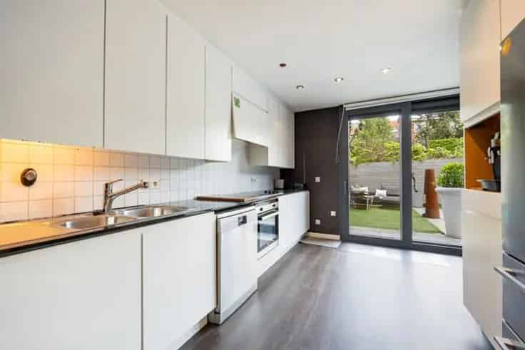 Huis Te Koop Berchem - Ruime Halfopen Bebouwing Nabij Park