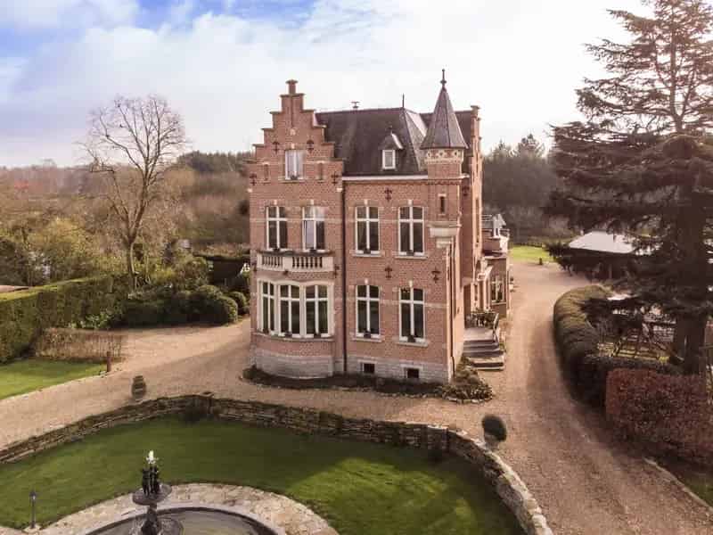 Kasteelvilla te huur: Luxe en ruimte in rustige omgeving