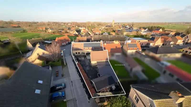 Magazijn met woonst te koop Diksmuide 6 slaapkamers