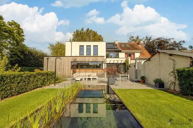 Huis te koop: 3 slaapkamers, zwemvijver, sauna, 772m² tuin