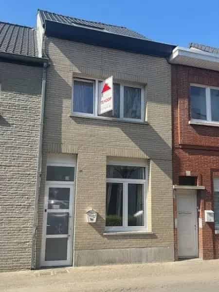 Huis te koop: Ruime 4 slaapkamer woning met tuin en 3 badkamers