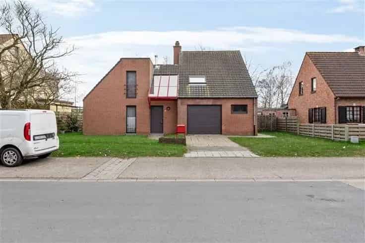 Huis Te Koop Turnhout: Ruime gezinswoning met garage en tuin
