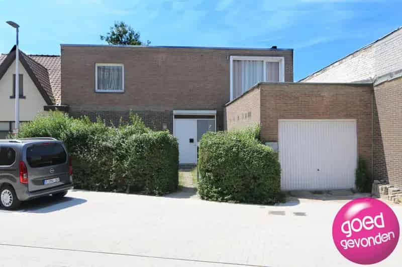 Huis te koop: 4 slaapkamers, 2 living, stadstuin, garage