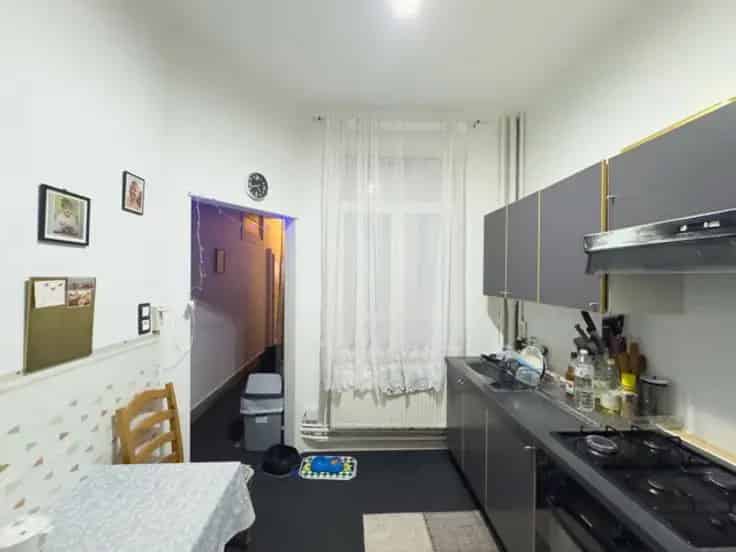 Appartement Te Koop 1 Slaapkamer Balkon 80m2