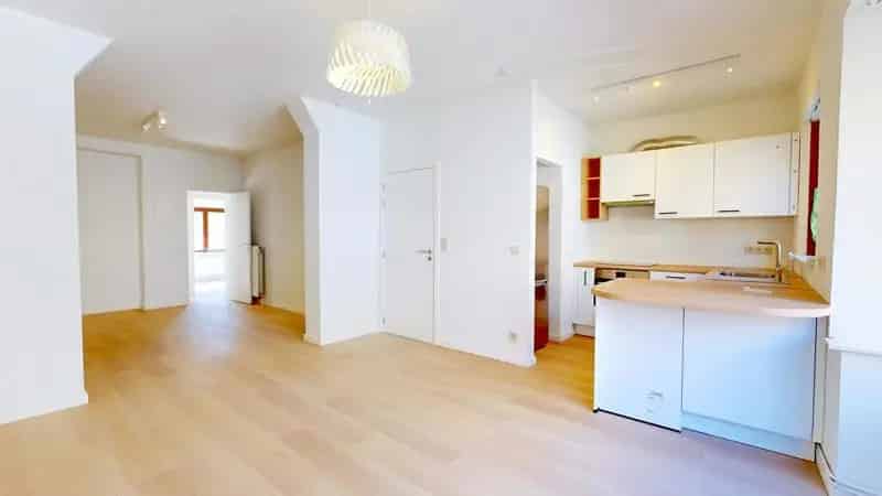 Appartement te Etterbeek 1 slaapkamer + bureau 70m²