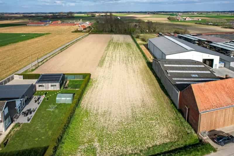 Bouwgrond 1243m² te Proven - Droomwoning nabij dorpscentrum
