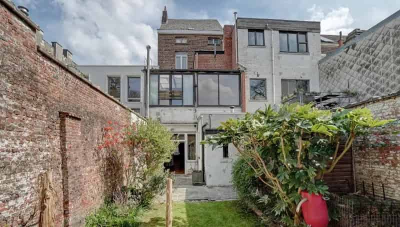 Herenwoning Mechelen: 270m² met Praktijkruimte en Tuin