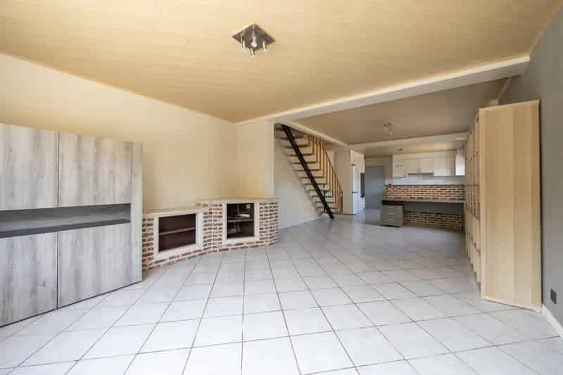 Huis te huur: 2 slaapkamers, tuin, carport