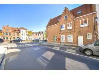 Handelspand Brugge: Winkelwoning met Atelier