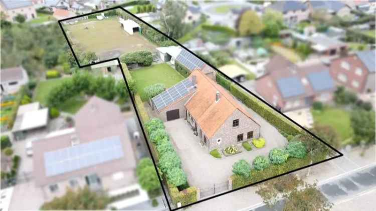 Landelijke woning met paardenweide nabij Nederlandse grens