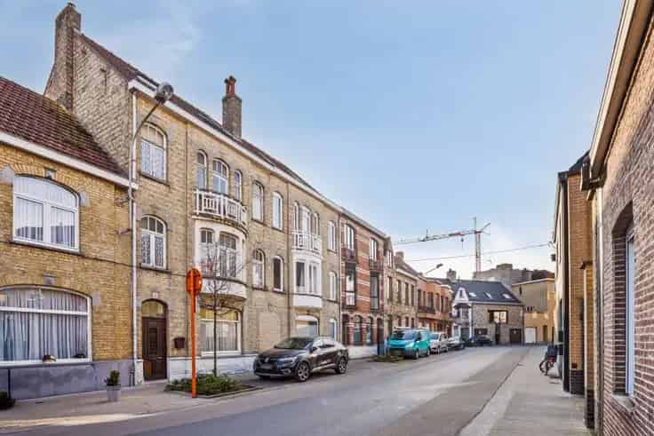 Te renoveren woning centrum De Panne 3 bouwlagen