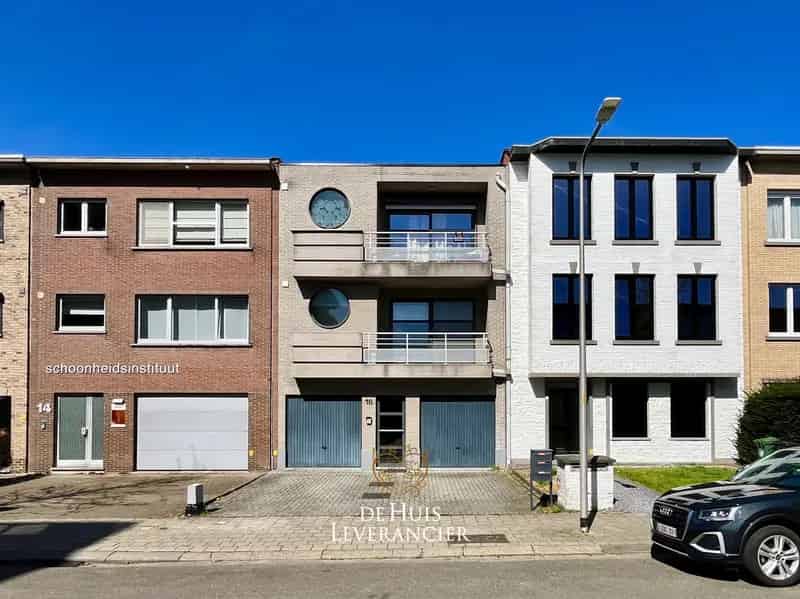 Appartement te huur Edegem: Modern 2 slaapkamers garage staanplaats