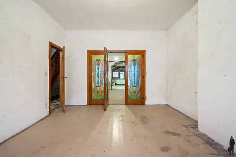 Op te frissen woning ruime tuin