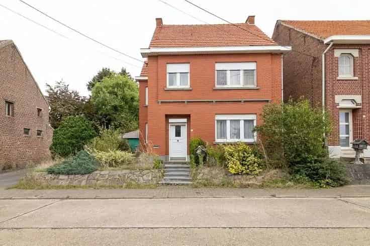 Huis Te Koop Waanrode: Te renoveren woning met tuin en garage