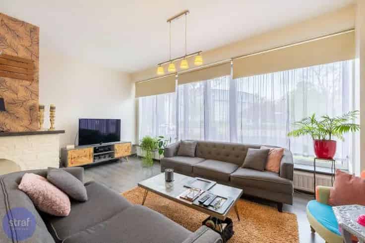 Lichtrijk gelijkvloers appartement 2 slaapkamers tuin Linkeroever