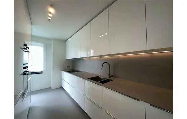 Huur 2 slaapkamer appartement van 102 m² in Antwerp