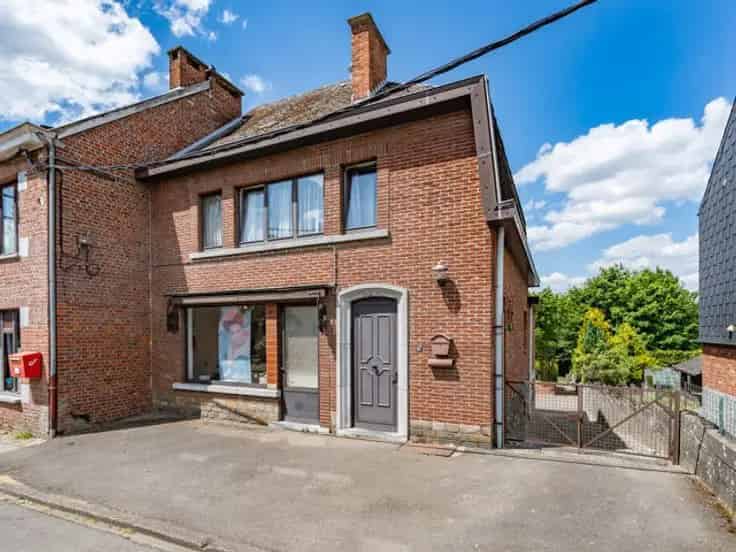 Vaste Maison 3 slaapkamers met commerciële ruimte te Ciney