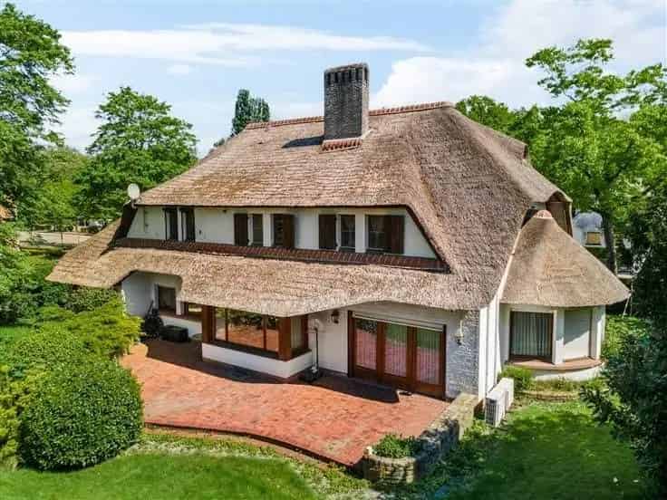 Villa Te Koop Den Brandt 5 slaapkamers grote tuin