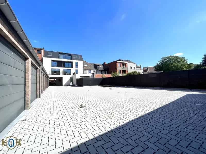 Garage te huur Oostkamp Centrum - Staanplaats S7
