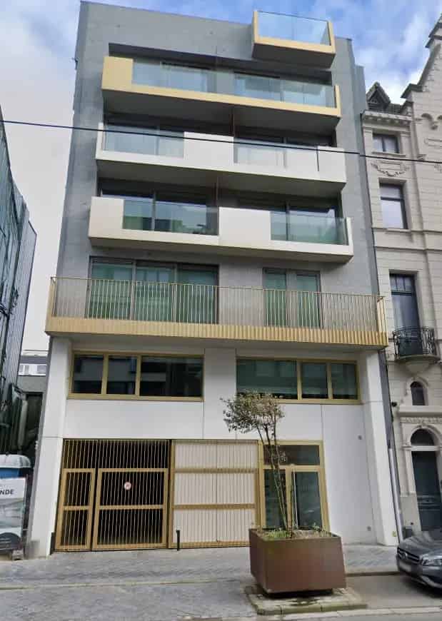 Autobox Oostende Centrum Te Koop