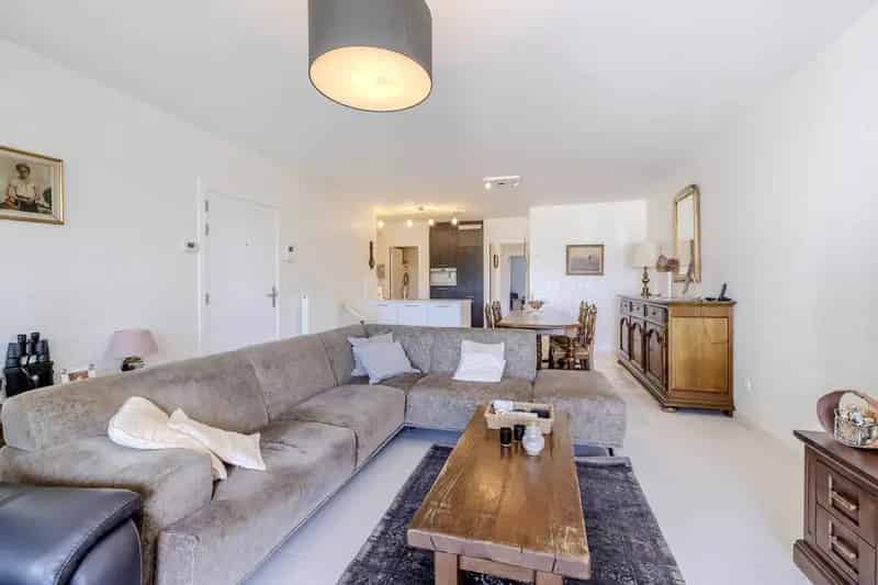 Appartement te Koop Notariaat 2 Slaapkamers Terras Parking
