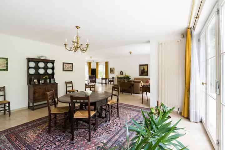 Chasseur 30 NN  5 slaapkamers 4 badkamers Grote Tuin