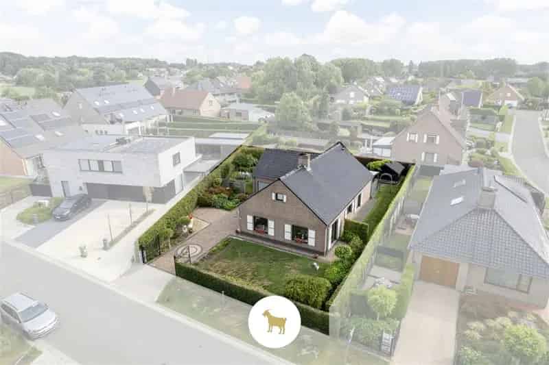 LAAGBOUWVILLA 3 slaapkamers  Garage Veranda 796m²