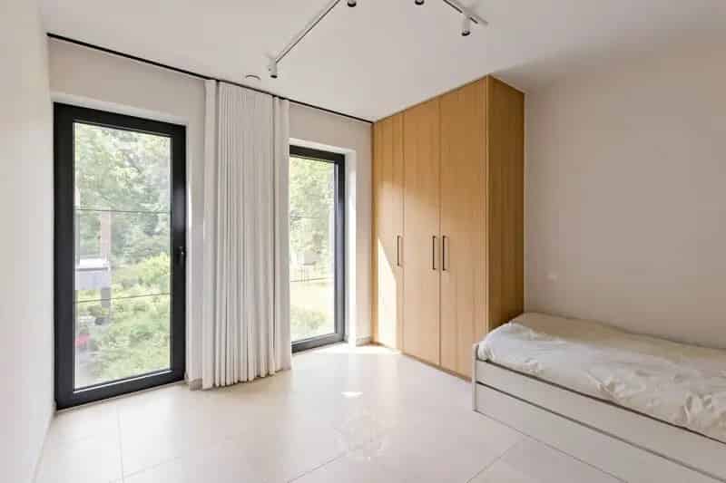 Modern luxe-appartement met ruim terras & dubbele garage