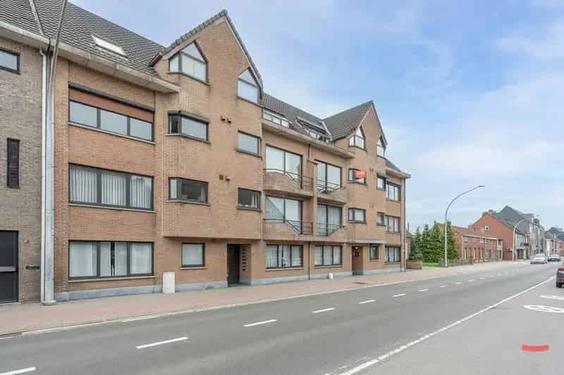Ruim Appartement te Huur met Terras en Garage