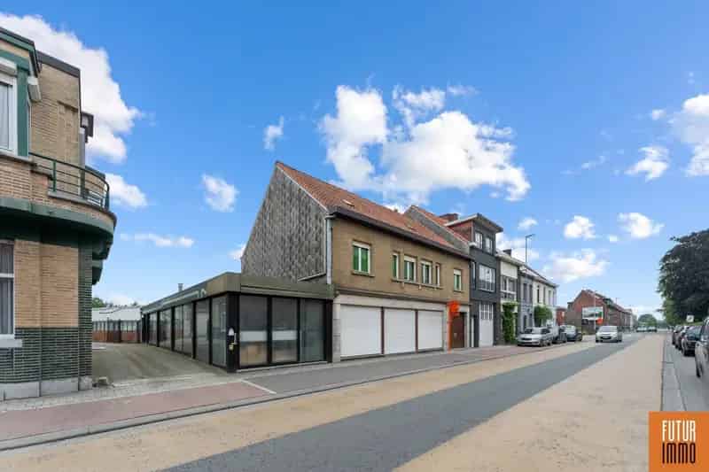 Te renoveren woning met grond