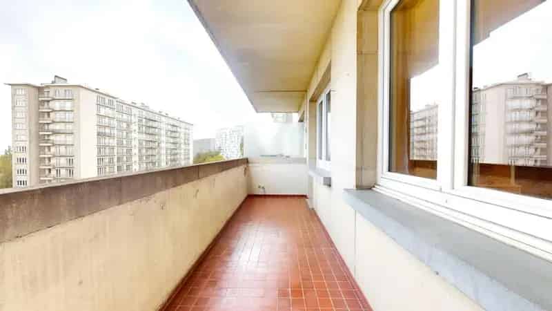 Appartement te Schaerbeek 84m2  2 slaapkamers terras