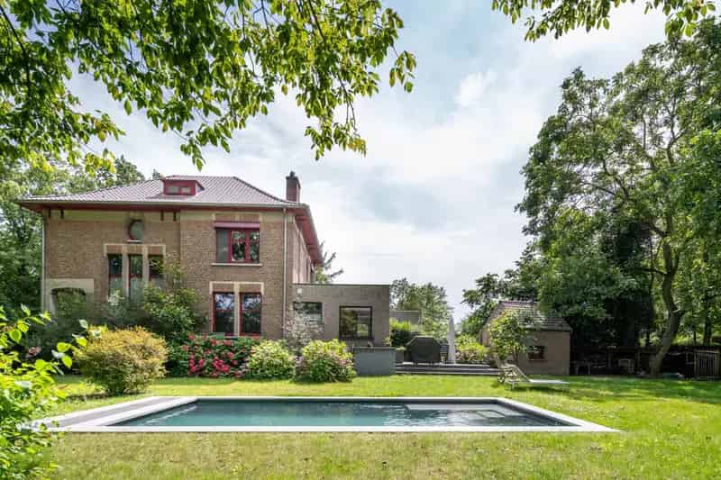 Art Deco Villa te koop Tildonk - Instapklaar met Zwembad en Tuin