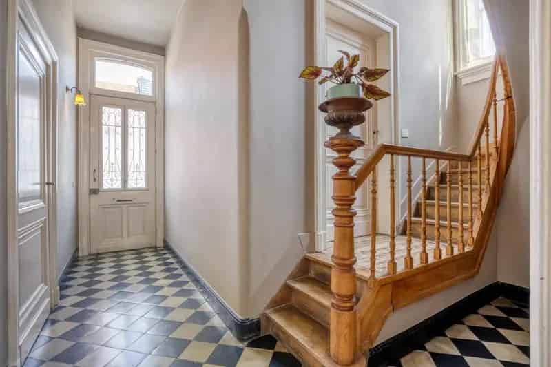 Instapklaar Herenhuis 4 5 Slaapkamers Achterbos
